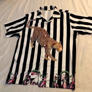 Men’s button down short shirt sleeve, size XL white and black